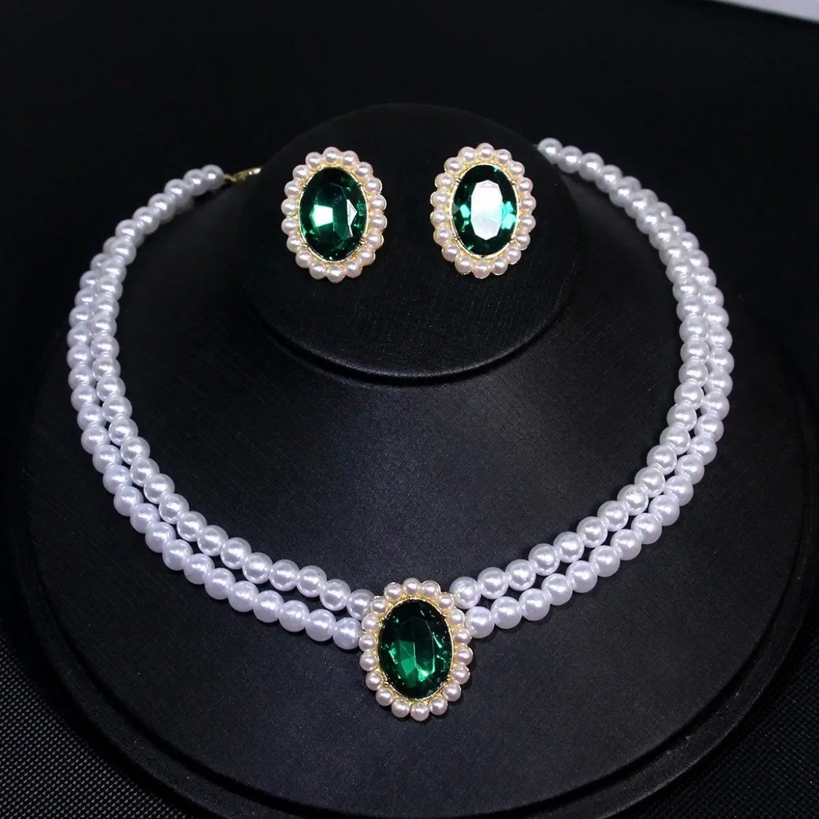 Green Stone Pearl Choker Set With Paired Earring