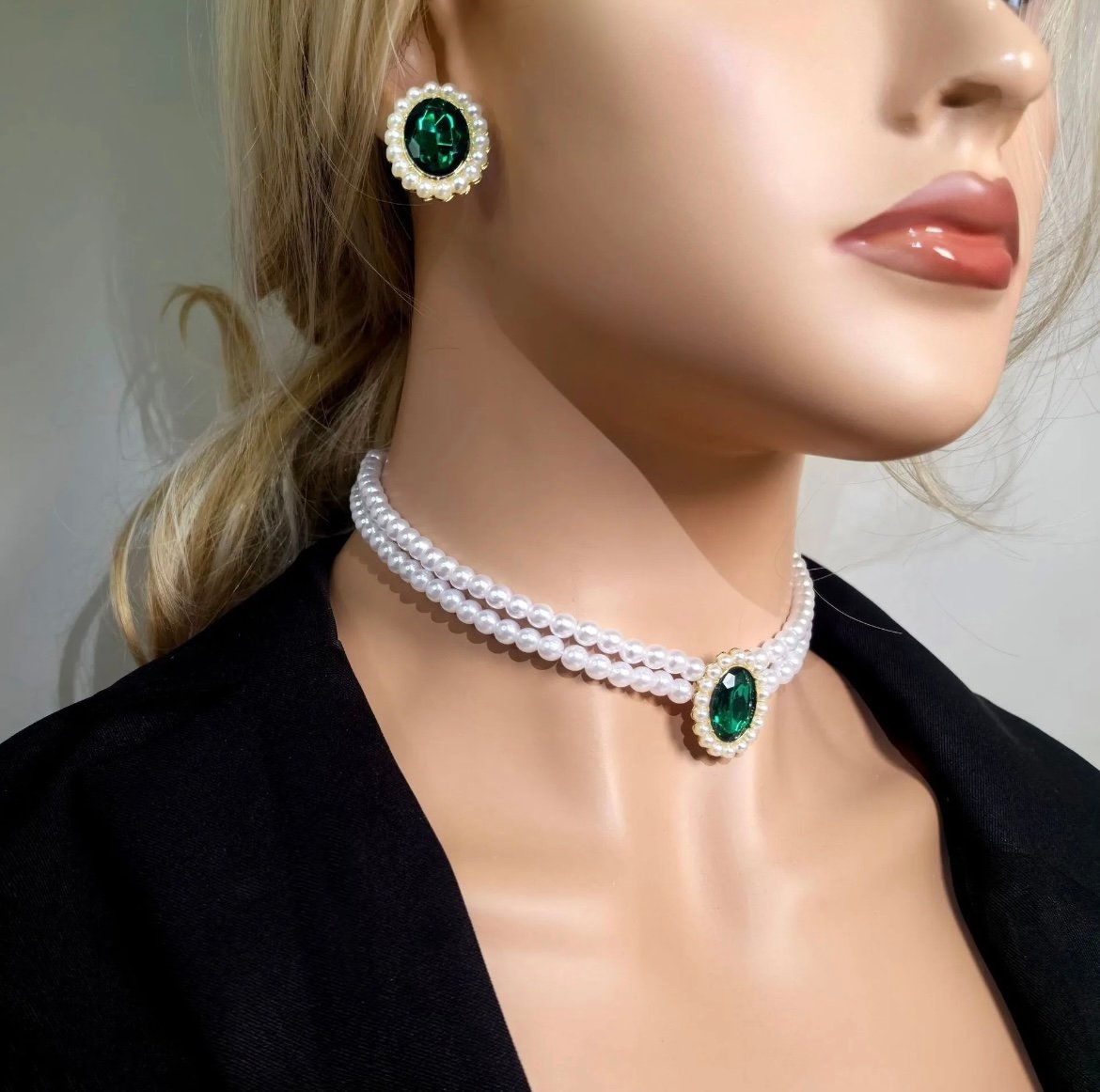 Green Stone Pearl Choker Set With Paired Earring