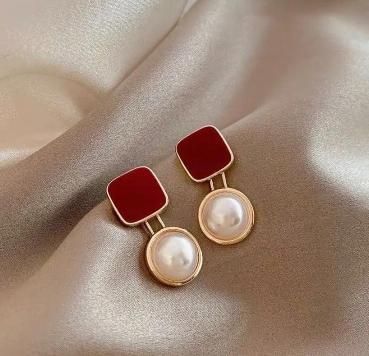 Red Pearl Geometric Pattern Earring