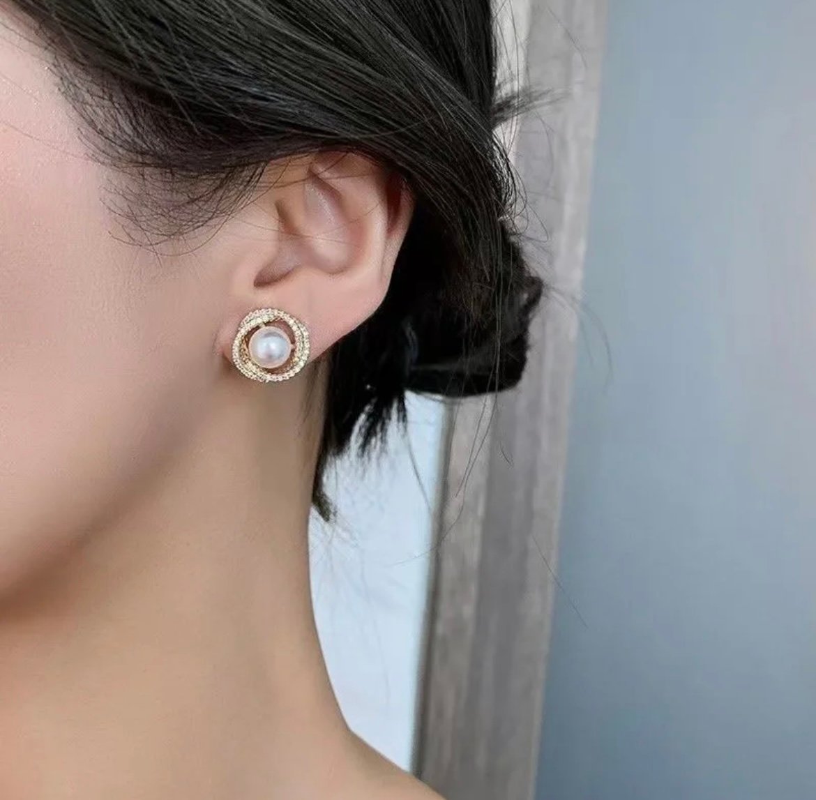 Round Stud Earring