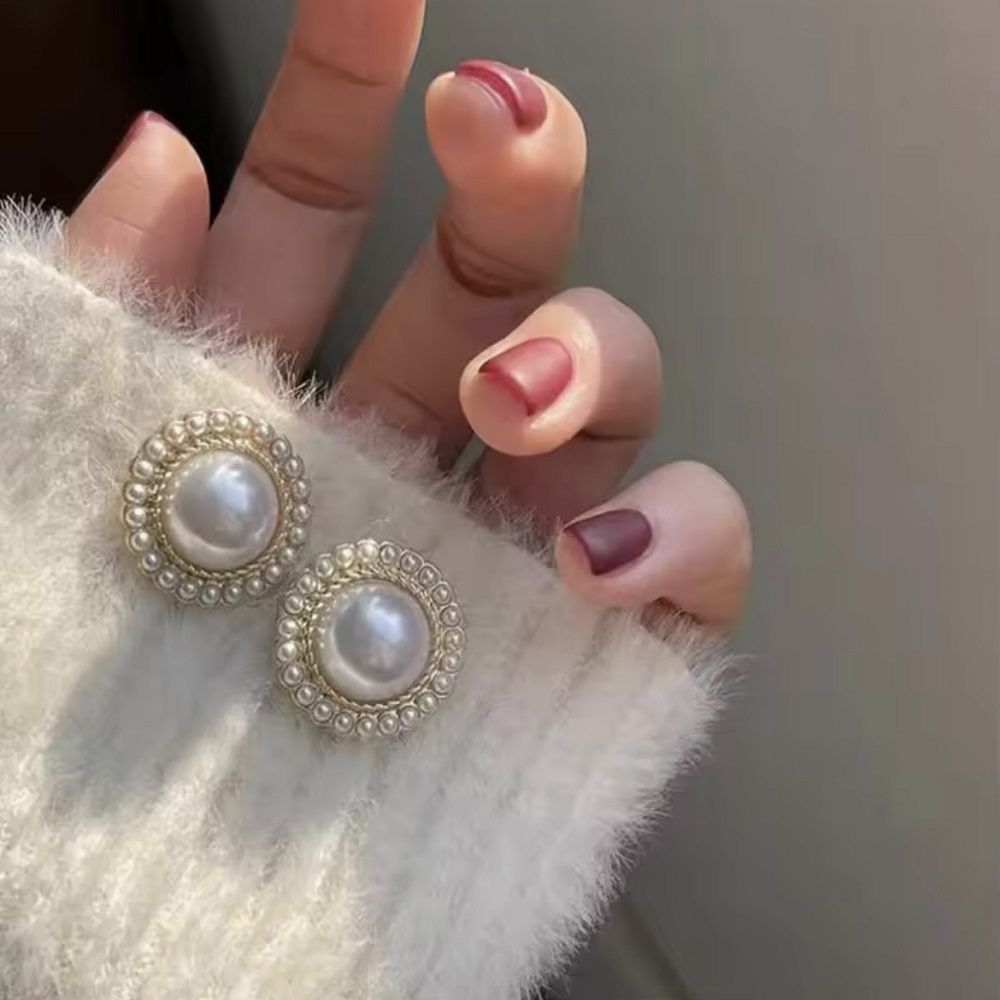 Classic Vintage-Inspired Pearl Stud Earrings