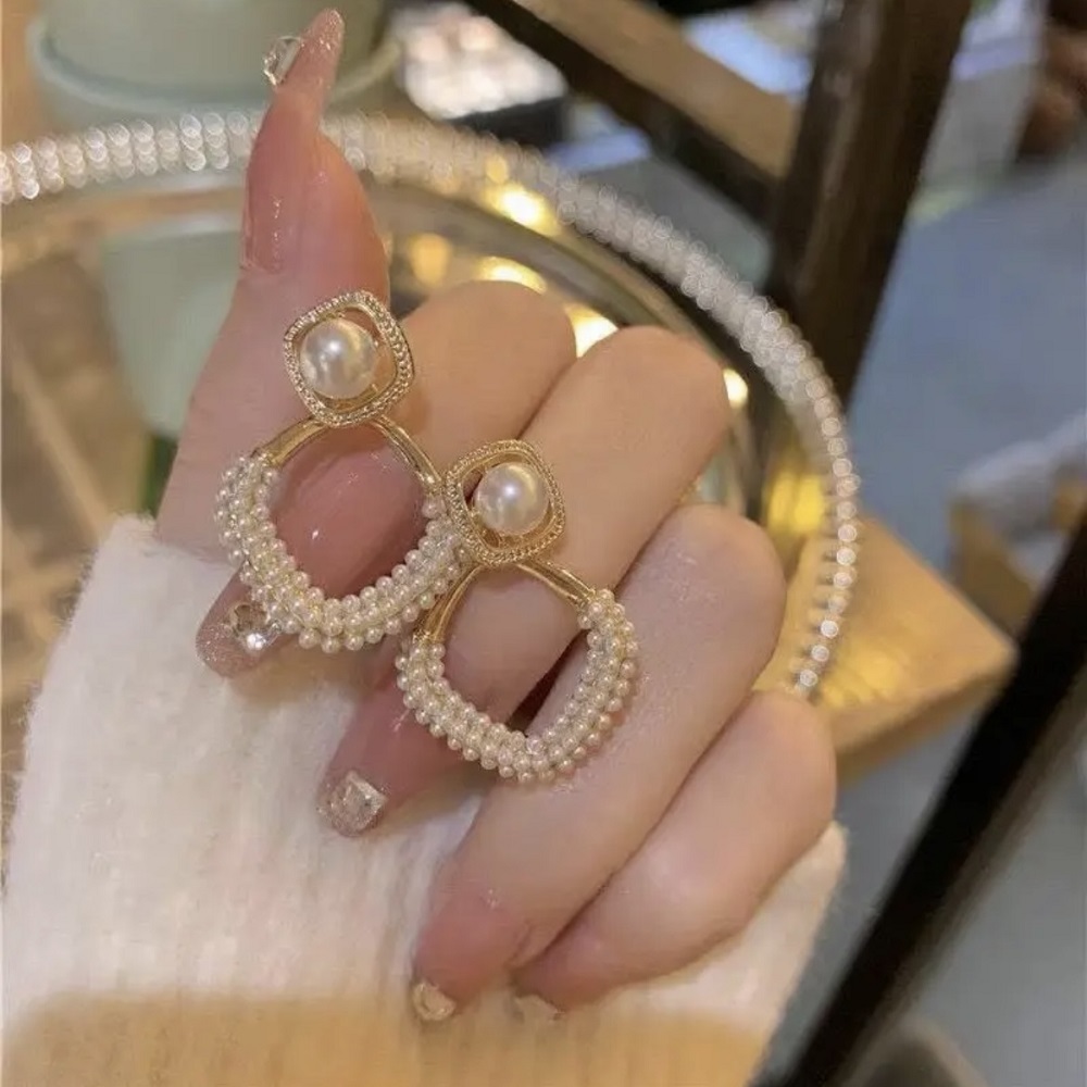 Geometric Pearl Dangle Earring