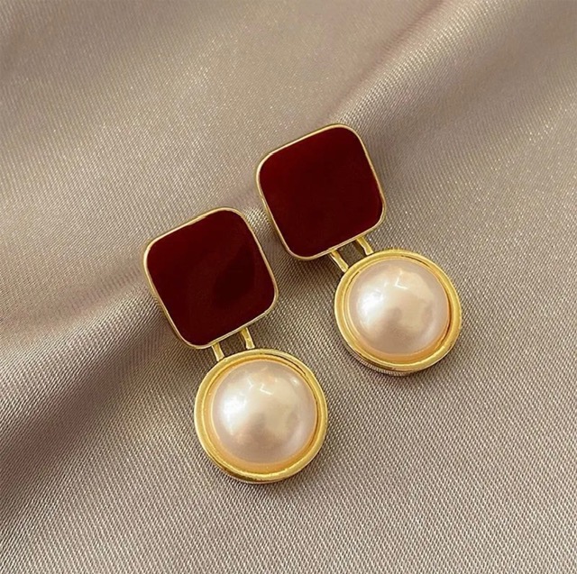 Red Pearl Geometric Pattern Earring